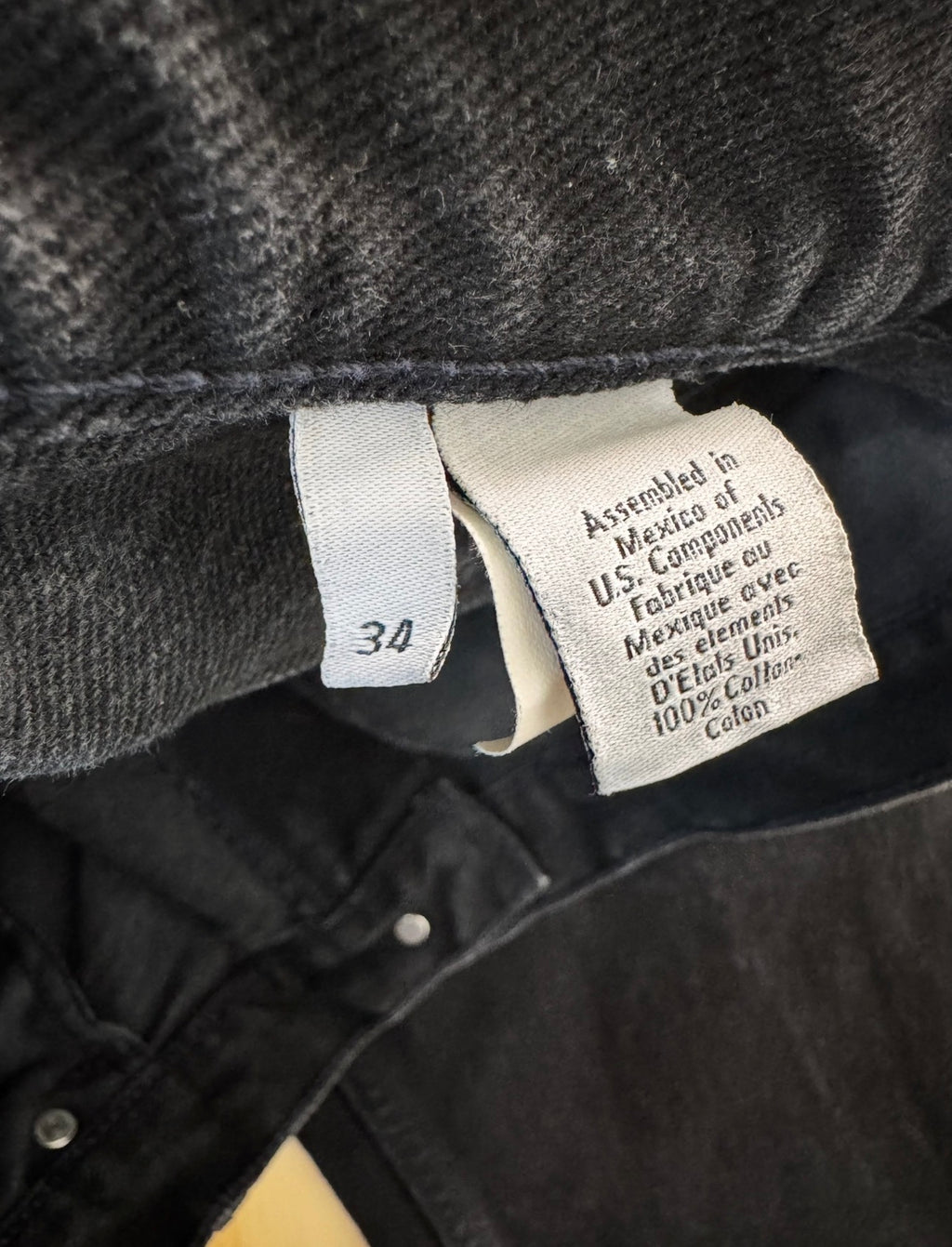 Vintage 2000s CK Capris (34)