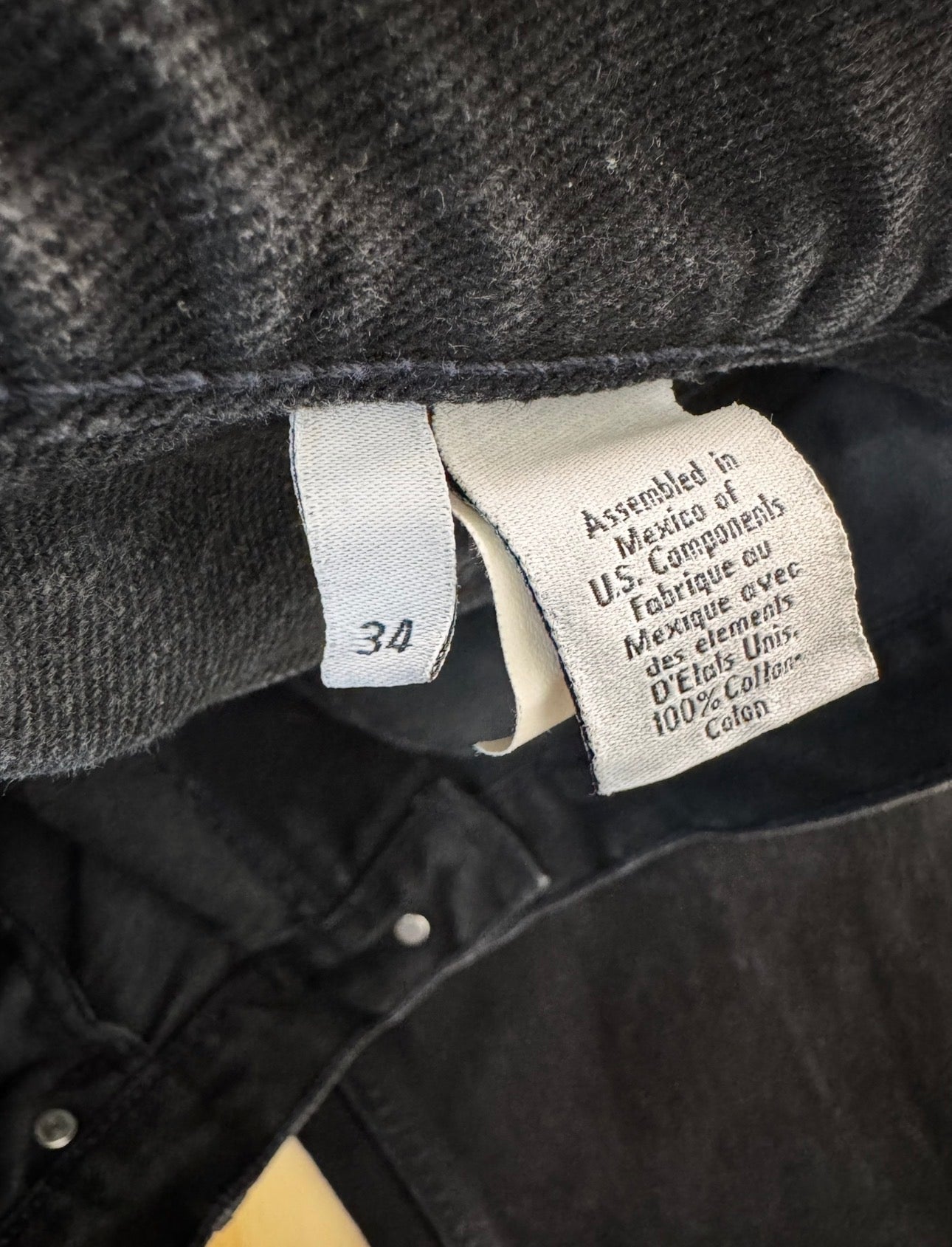 Vintage 2000s CK Capris (34)